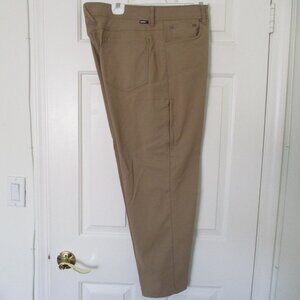Gerry Mens Flat Front Tan Stretch 6-Pocket Cargo Active Pant - Size 38W x 26.5L*